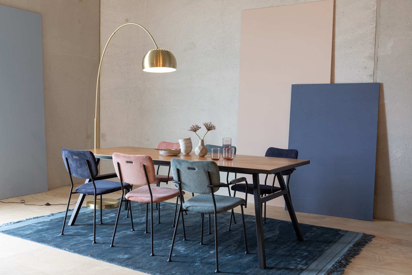 Airco Afgeschaft pastel Op een rijtje: de nieuwste Zuiver stoelen van dit najaar - eLiving
