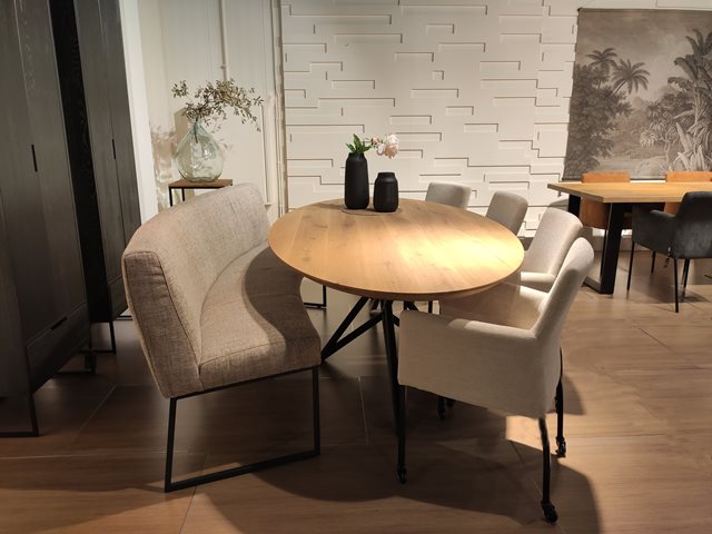 De perfecte ovale eetkamerbank in huis?