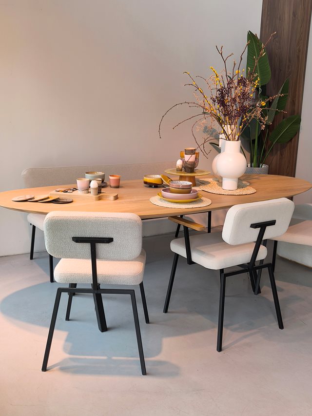 Zo beïnvloeden vorm, materiaal en kleur de sfeer aan tafel