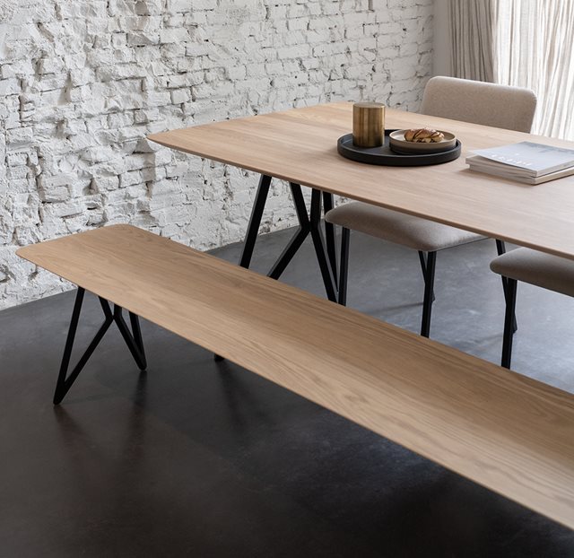 Hoeveel personen passen er aan een rechthoekige tafel?