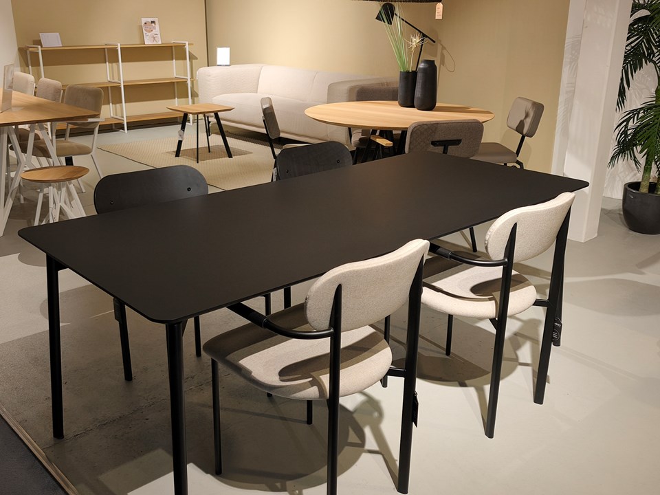 https://www.eliving.nl/write/Afbeeldingen1/Acties/Studio_Henk_eettafel_Flyta.jpg?preset=content