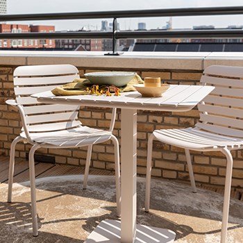https://www.eliving.nl/write/Afbeeldingen1/Headers/tuintafels_eliving.jpg?preset=content